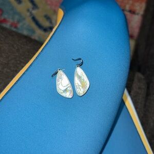 Kendra Scott McKenna Earrings